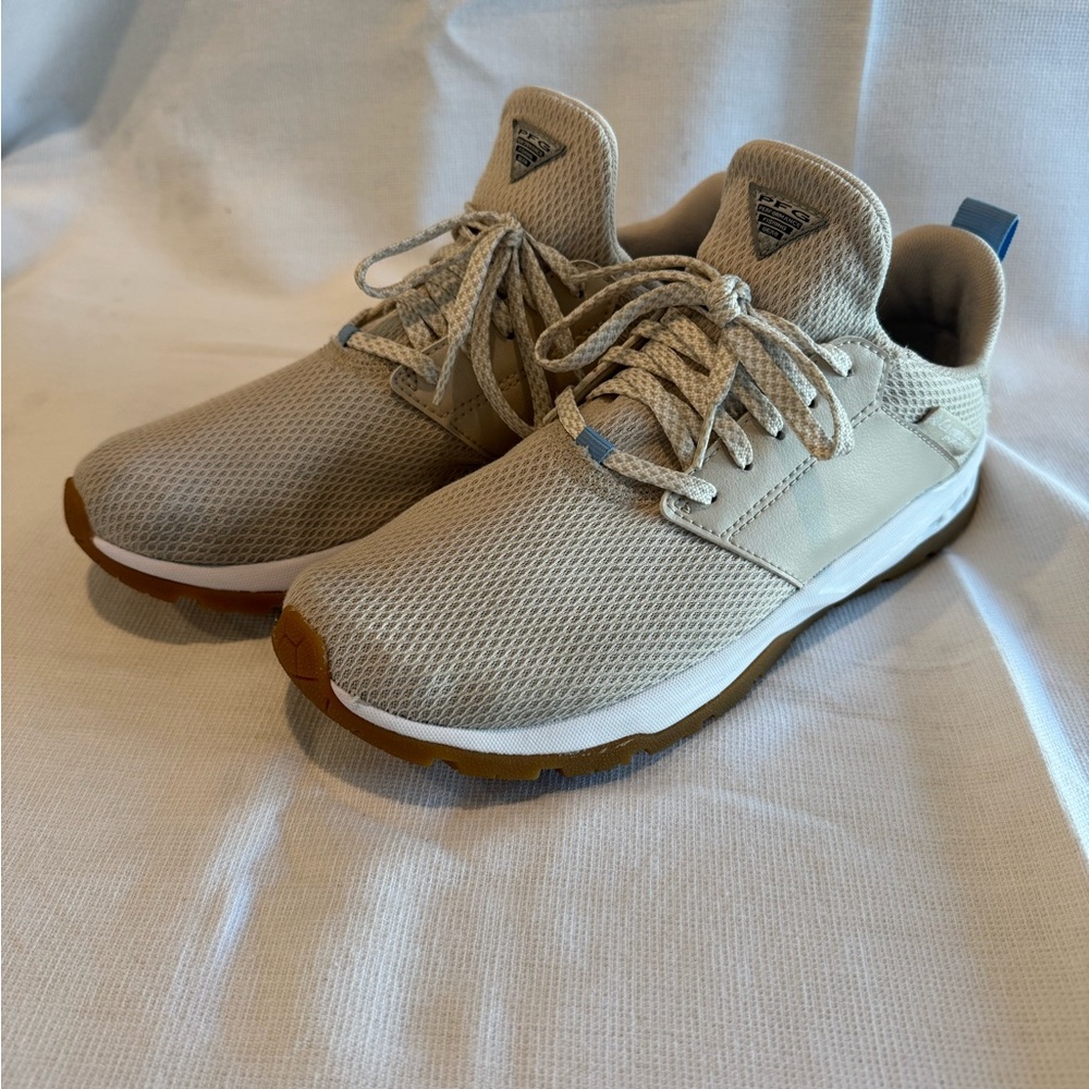 Columbia Tan Sneakers with Breathable Mesh and Modern Design